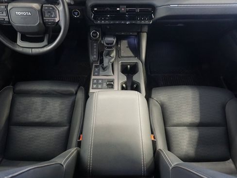 Certified 2024 Toyota Land Cruiser image 33