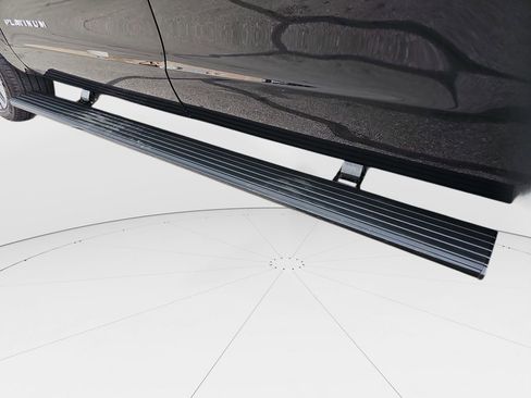 Used 2025 Ford Expedition Max Platinum w/ Driver's Package image 23