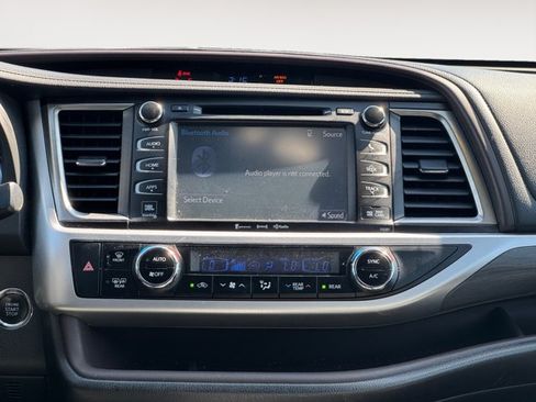 Used 2019 Toyota Highlander Limited Platinum AWD/4WD image 14