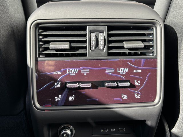 Used 2026 Porsche Cayenne AWD/4WD image 23
