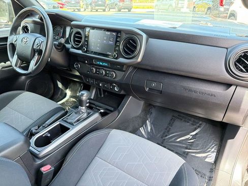 Used 2021 Toyota Tacoma TRD Sport w/ Technology Package RWD image 31