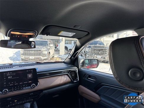 Used 2025 GMC Canyon AT4 image 18