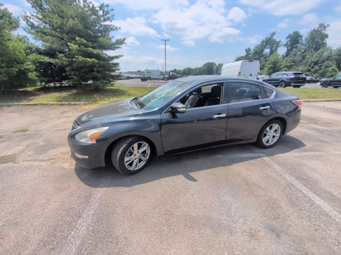 Used 2014 Nissan Altima 2.5 SL w/ Technology Package FWD image 9