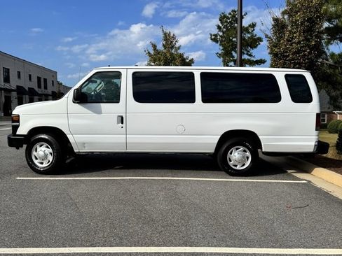 Used 2008 Ford E-350 and Econoline 350 Extended Super Duty image 2