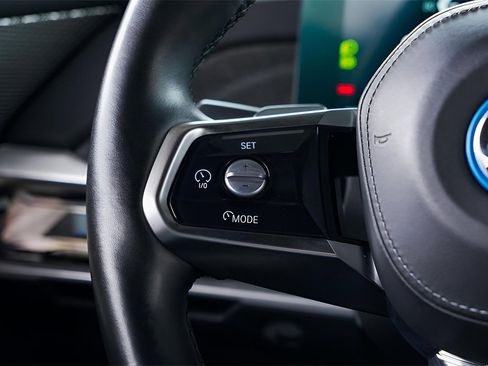 Used 2024 BMW i7 eDrive50 w/ M Sport Package image 38