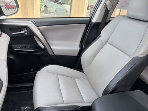 Used 2017 Toyota RAV4 Limited AWD/4WD image 29