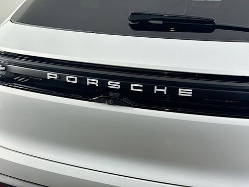 New 2026 Porsche Macan 4S Electric image 33