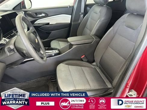 Used 2025 Chevrolet Trax LT FWD image 15