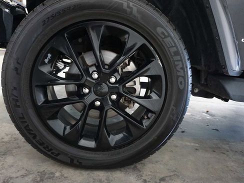 Used 2023 Jeep Gladiator Overland image 11