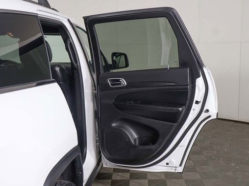 Used 2020 Jeep Grand Cherokee Laredo w/ Quick Order Package 2BN North AWD/4WD image 19