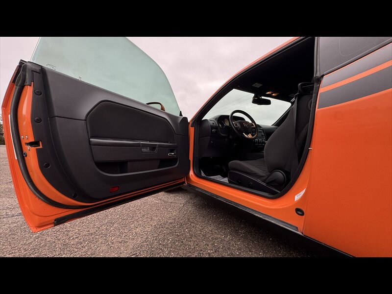 Used 2012 Dodge Challenger SXT RWD image 10