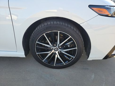 Used 2023 Toyota Camry SE image 9