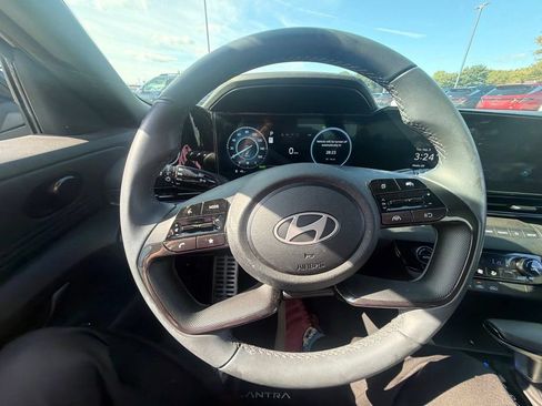 Used 2025 Hyundai Elantra SEL w/ Cargo Package FWD image 15