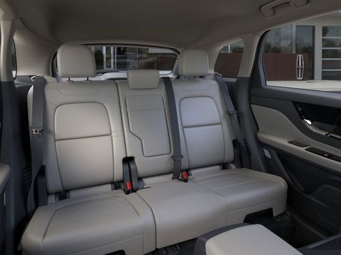 New 2026 Lincoln Corsair Premiere image 11