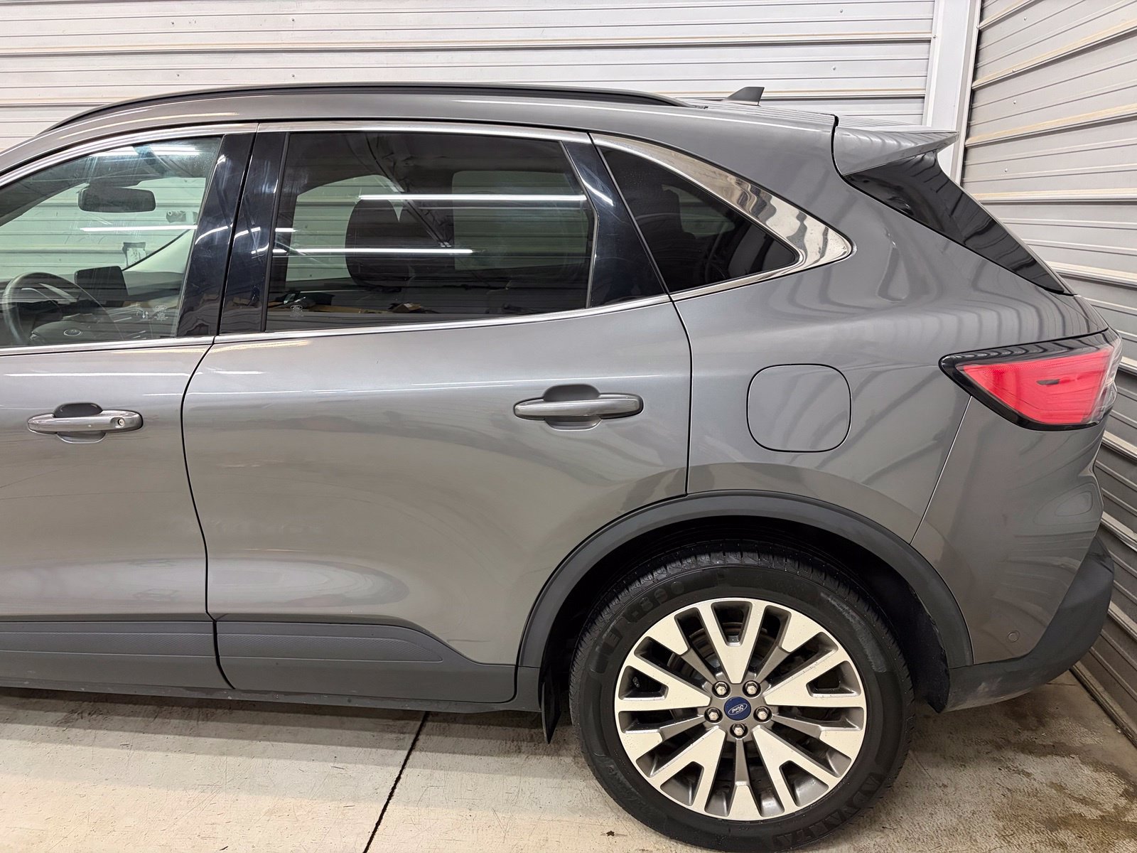 Used 2021 Ford Escape Titanium AWD/4WD image 5