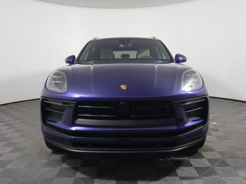 Certified 2025 Porsche Macan image 10