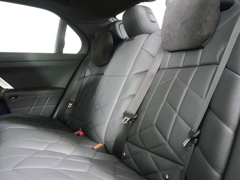 Used 2025 BMW i7 eDrive50 image 15