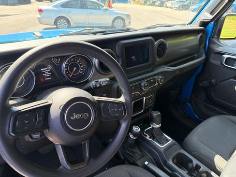 Used 2023 Jeep Wrangler Sport AWD/4WD image 6