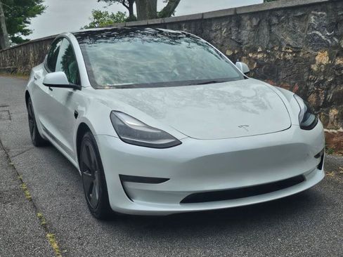 Used 2023 Tesla Model 3 Standard Range RWD image 11