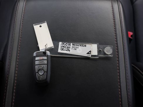 Used 2022 Ford F250 Platinum image 28