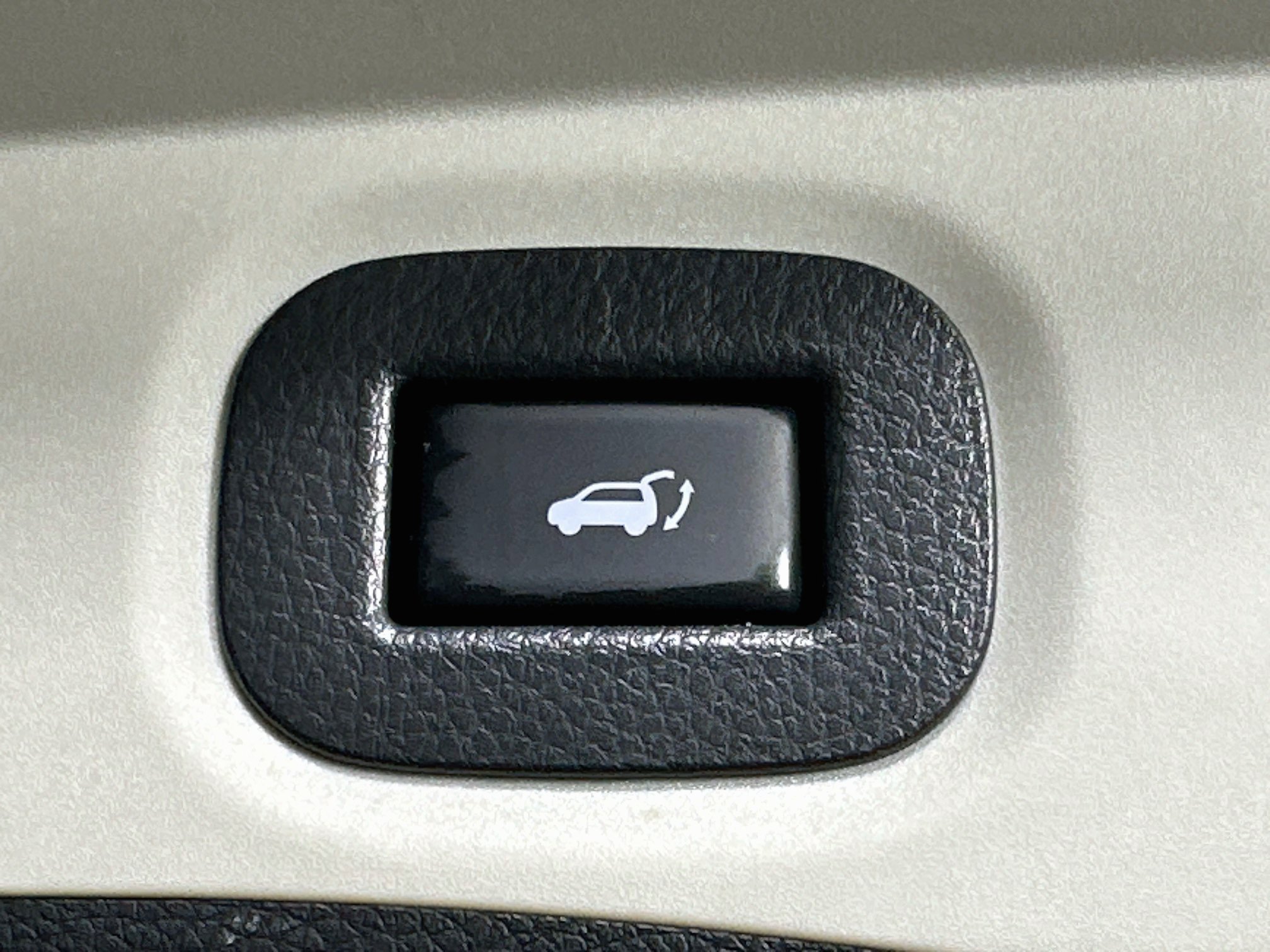 Used 2020 Nissan Rogue SV FWD image 28
