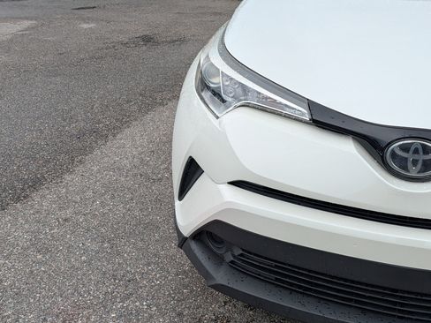 Used 2018 Toyota C-HR XLE FWD image 10