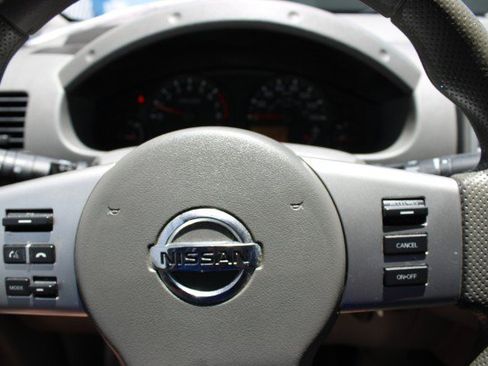 Used 2015 Nissan Frontier SV w/ SV Value Truck Package RWD image 19