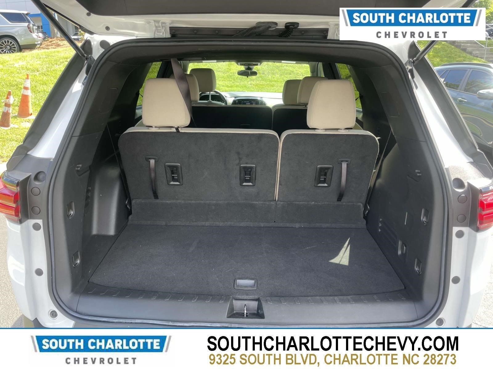 Used 2023 Chevrolet Traverse LS FWD image 8