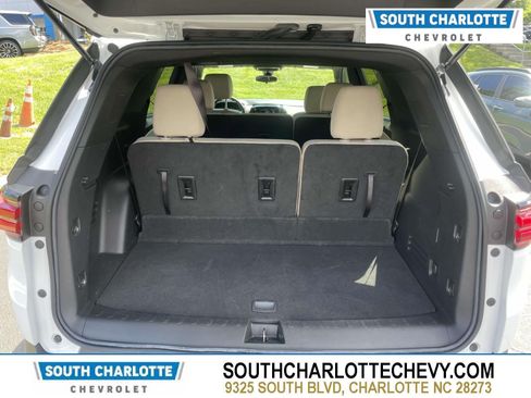 Used 2023 Chevrolet Traverse LS FWD image 8