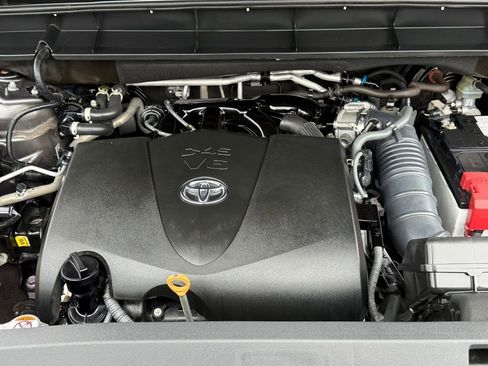 Certified 2022 Toyota Highlander LE image 32