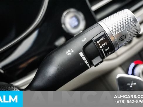 Used 2025 Genesis G70 2.5T AWD/4WD image 29