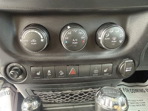 Used 2016 Jeep Wrangler Unlimited Sahara AWD/4WD image 21