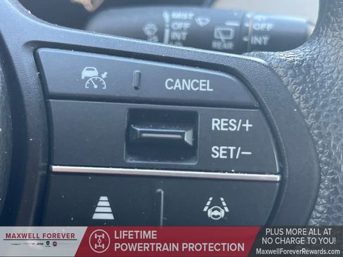 Used 2025 Honda HR-V LX image 10