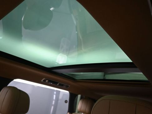 Used 2025 Land Rover Range Rover Long Wheelbase SE AWD/4WD image 34