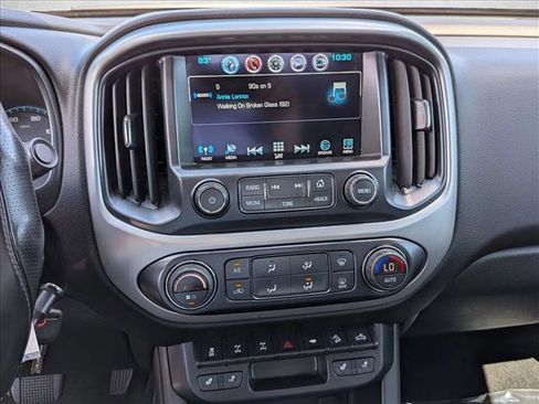 Used 2018 Chevrolet Colorado ZR2 w/ ZR2 Dusk Special Edition AWD/4WD image 13