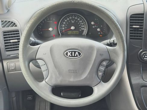 Used 2009 Kia Sedona LX FWD image 18