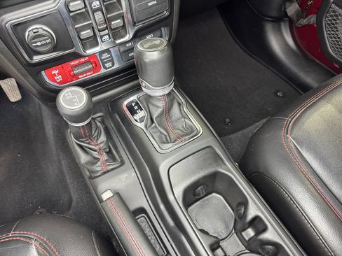 Used 2021 Jeep Wrangler Unlimited Rubicon w/ Uconnect 4C Nav & Sound Group AWD/4WD image 21