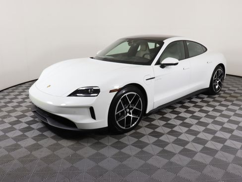 Used 2025 Porsche Taycan image 2