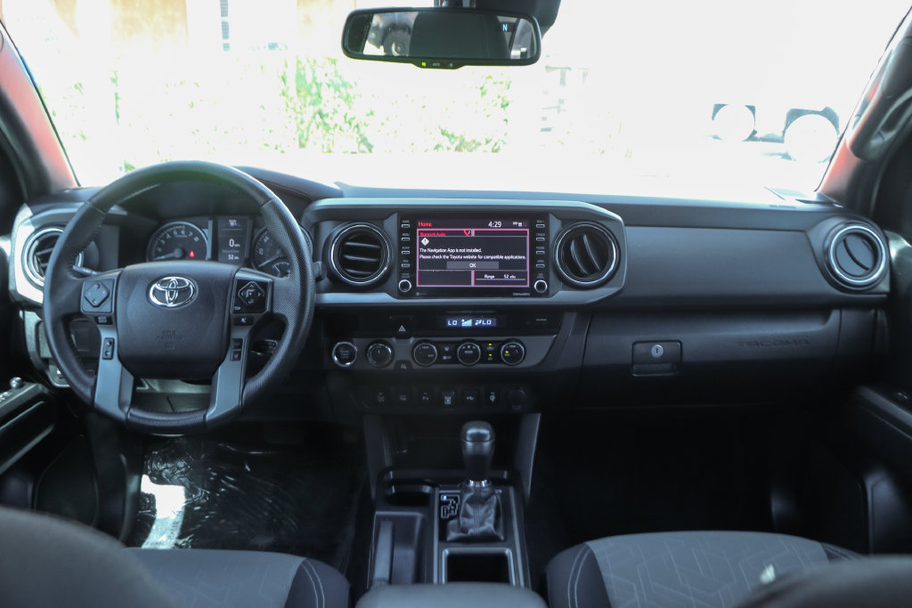 Used 2021 Toyota Tacoma TRD Off-Road w/ Technology Package AWD/4WD image 24