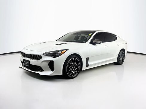 Used 2023 Kia Stinger GT2 AWD/4WD image 3