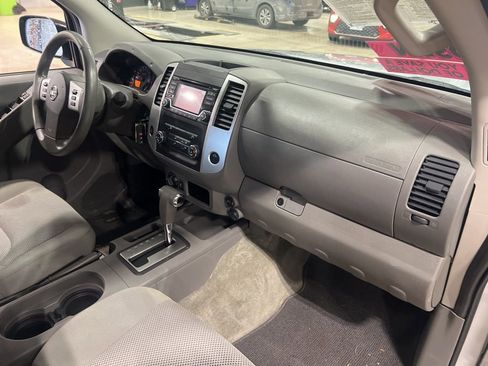 Certified 2018 Nissan Frontier SV image 19