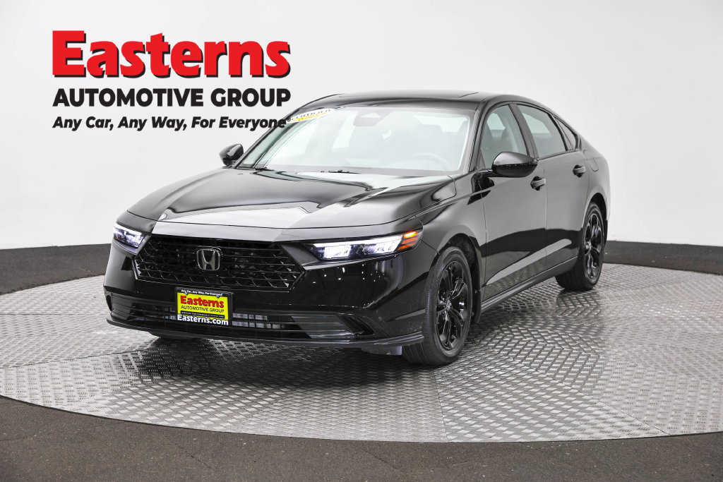 Used 2025 Honda Accord SE image 1