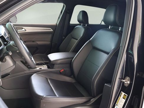 Used 2022 Volkswagen Atlas Cross Sport SE w/ Panoramic Sunroof Package image 12