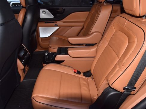 Certified 2022 Lincoln Aviator Black Label w/ Class IV Trailer Tow Package image 14