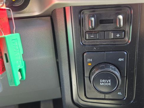 Used 2025 Ford F250 XLT AWD/4WD image 19