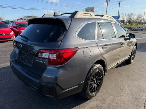 Used 2018 Subaru Outback 2.5i Premium AWD/4WD image 3