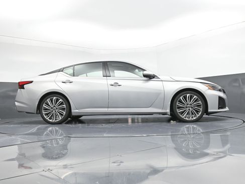 Used 2023 Nissan Altima 2.5 SL image 28