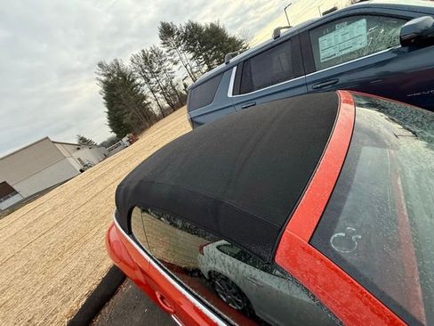 Used 2018 Volkswagen Beetle 2.0T S w/ Style & Comfort Package image 9