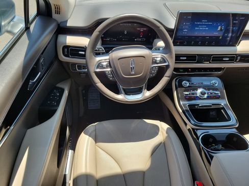 Used 2022 Lincoln Nautilus Reserve AWD/4WD image 12