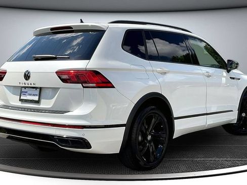 Used 2024 Volkswagen Tiguan SE R-Line FWD image 5